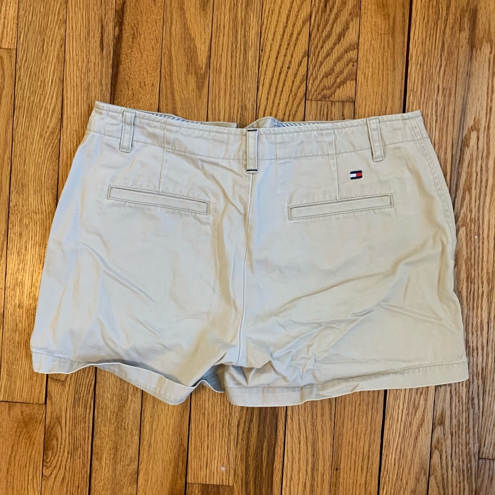 Tommy Hilfiger khaki chino shorts - size 2